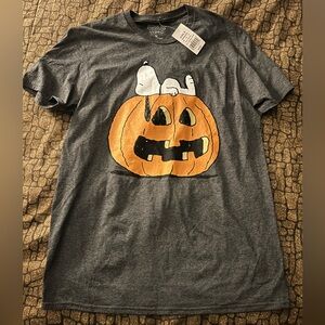 Peanuts Gray T-Shirt with Snoopy and Pumpkin
